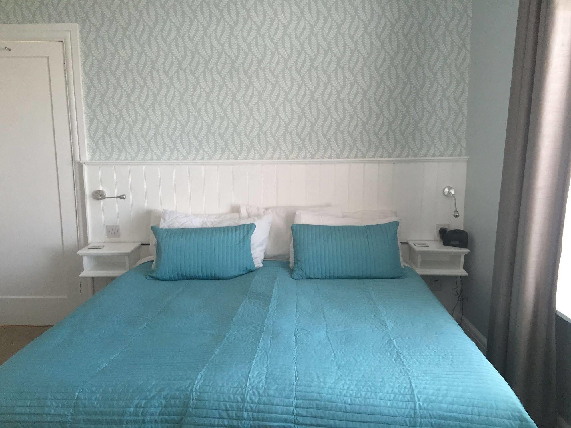 Hillcrest Bed & Breakfast
